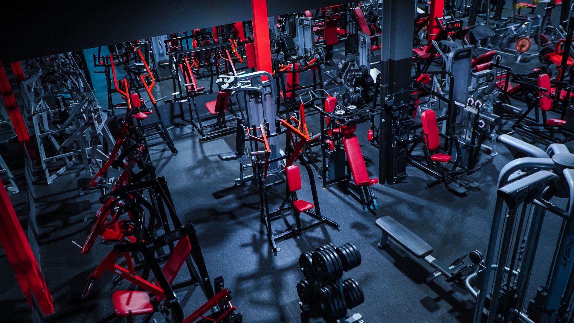 Máquinas de entrenamiento en Titan Fit Club, gimnasio en Arrecife Las Palmas.