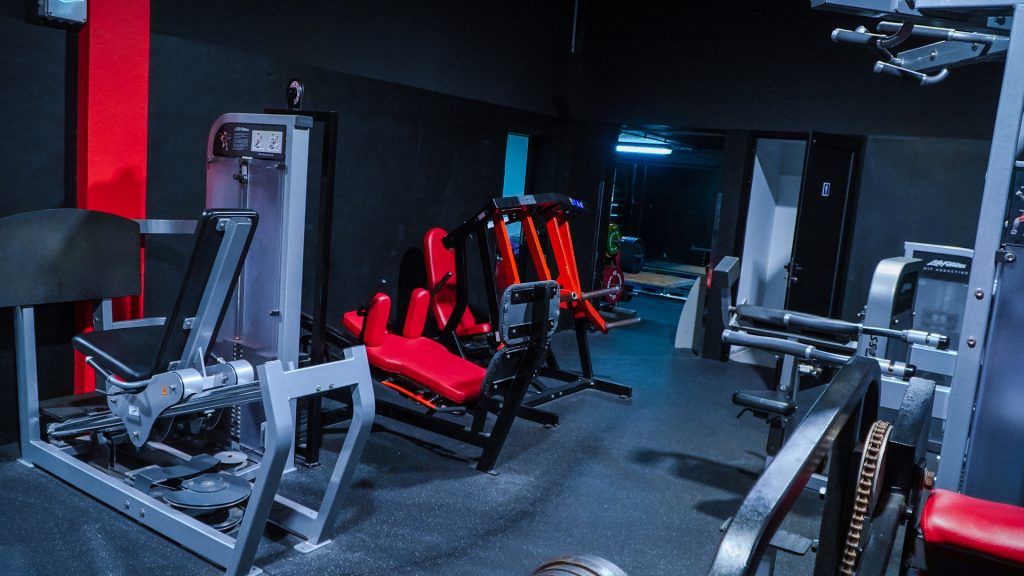 Máquinas de entrenamiento en Titan Fit Club, gimnasio en Arrecife Las Palmas.